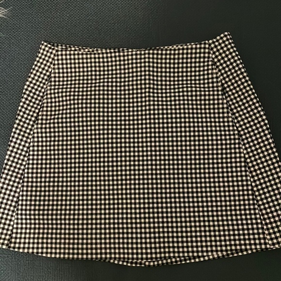Black and White Checkered Mini Skirt - Picture 2 of 3